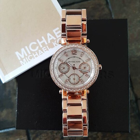 Michael Kors Women's MK5616 Mini Rose Gold Watch - Picture 3 of 6
